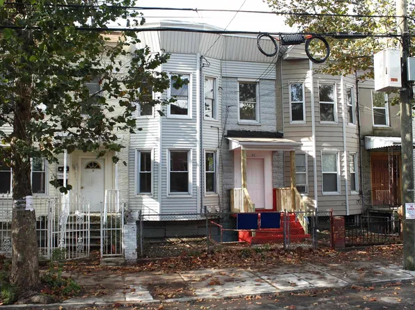 31 Van Nostrand Avenue image 1 of 35