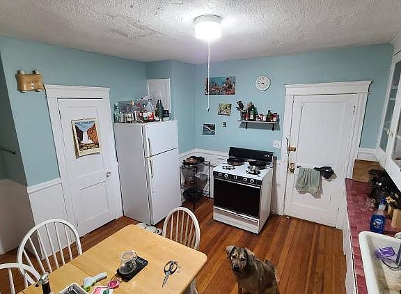 5th image of 188 Hillside Ave #2