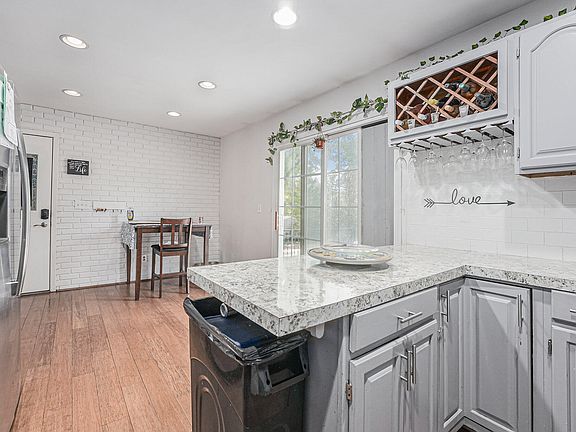 5th image of 2609 Kewadin Dr NE