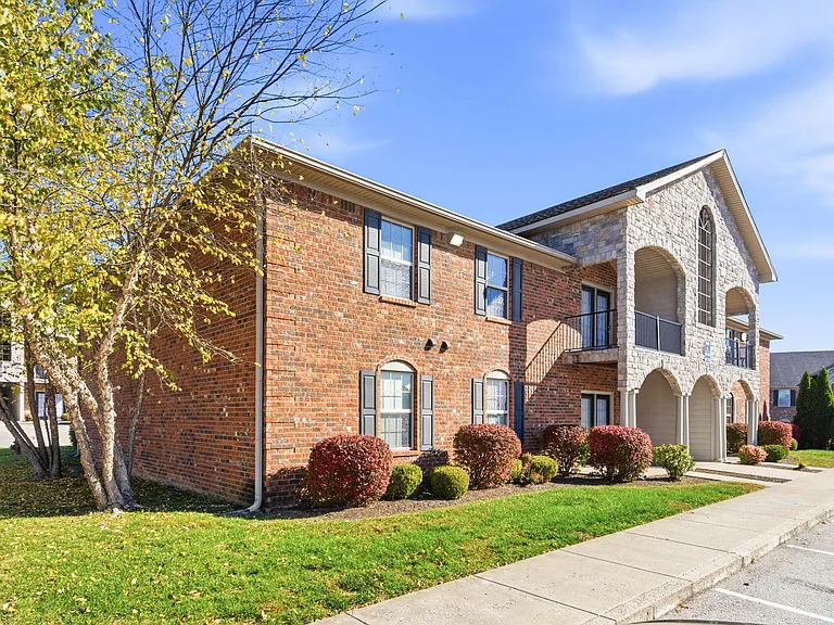 Greenbrier Apartments — Photo 125