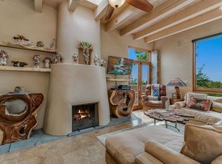 861 Los Lovatos Rd, Santa Fe, NM 87501