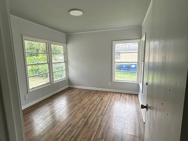 714 W Blucher St — Photo 3