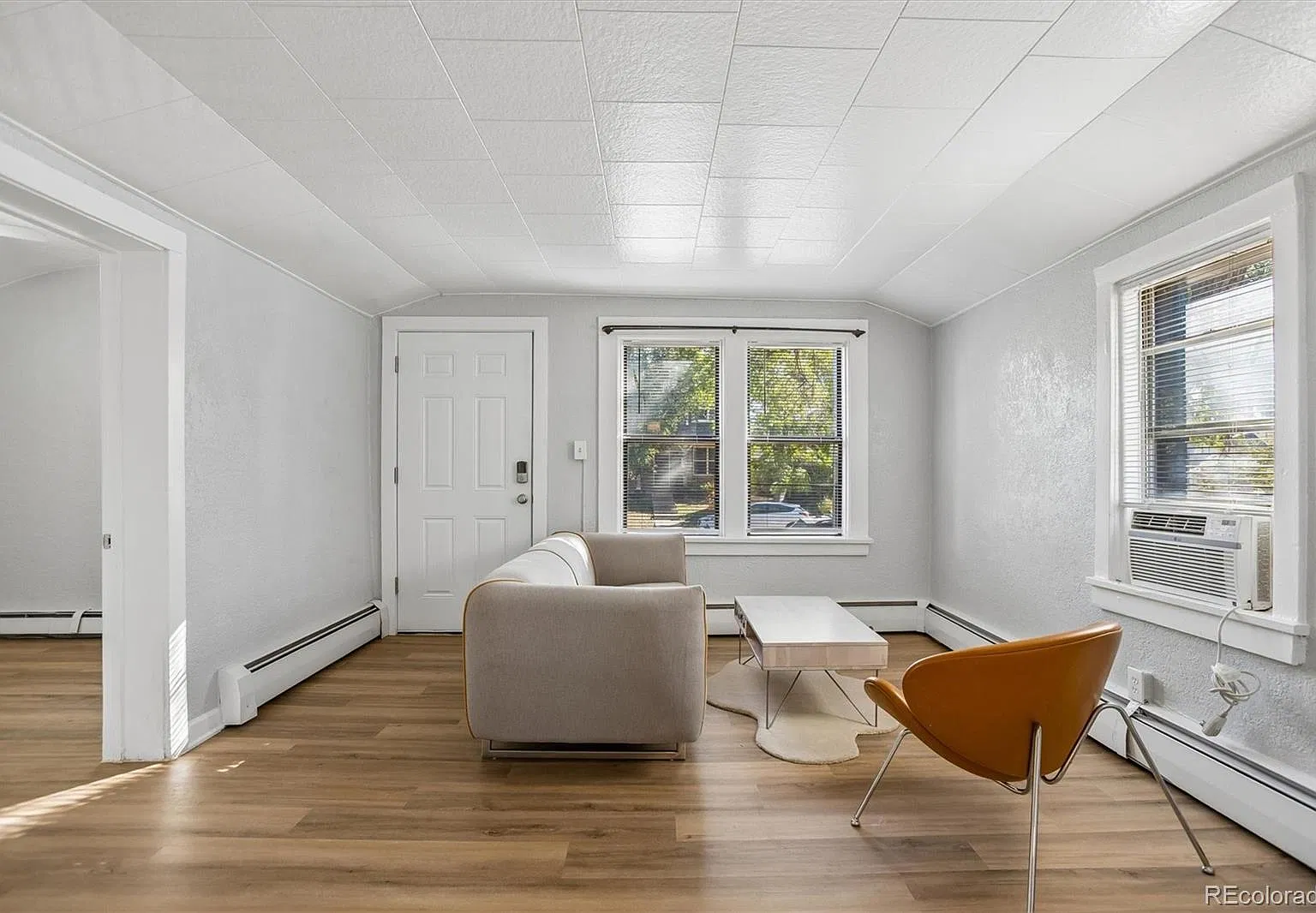 2 bed, 1.0 bath, 765 sqft, $2,300 — Photo 4