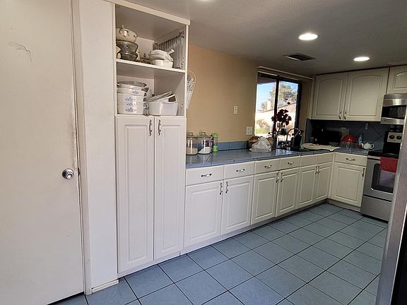 4th image of 5205 N 72nd Ave
