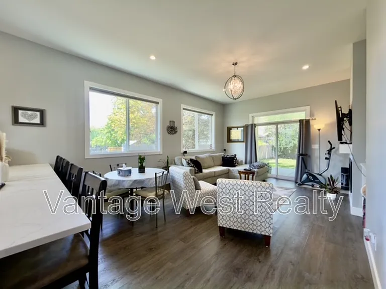 158 Cariboo Rd — Photo 5