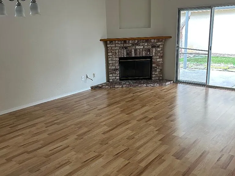 2821 Quarry Stone St — Photo 2