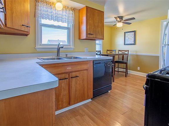 3rd image of 168 Oehman Blvd