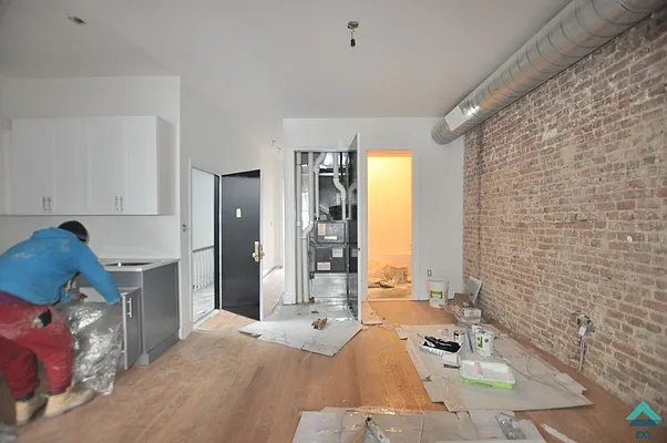 Rented by EXR | media 2