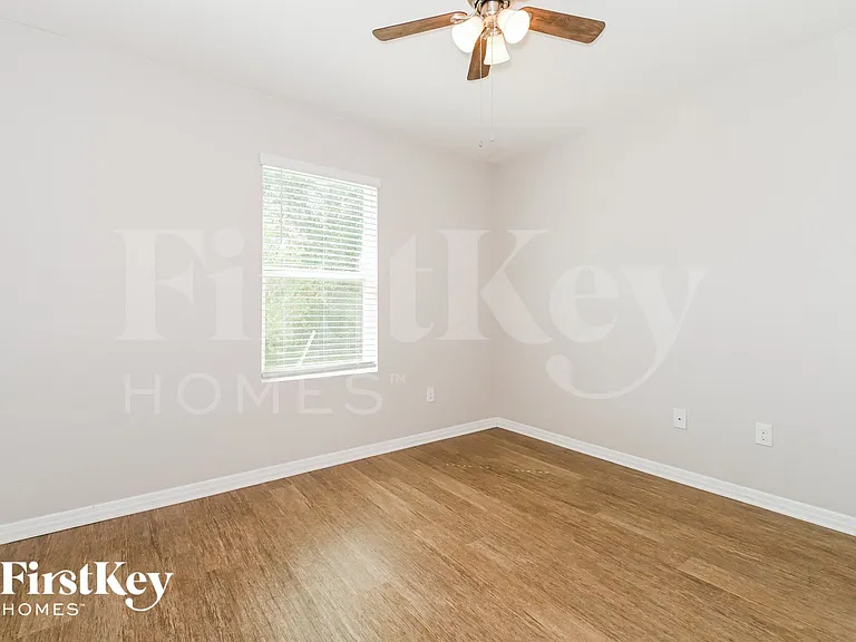 2705 SW 4th Ln — Photo 11