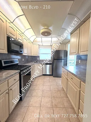 6020 Shore Blvd S #210 Photo 1