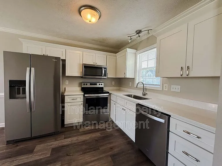 225 Shakerstone Dr — Photo 2