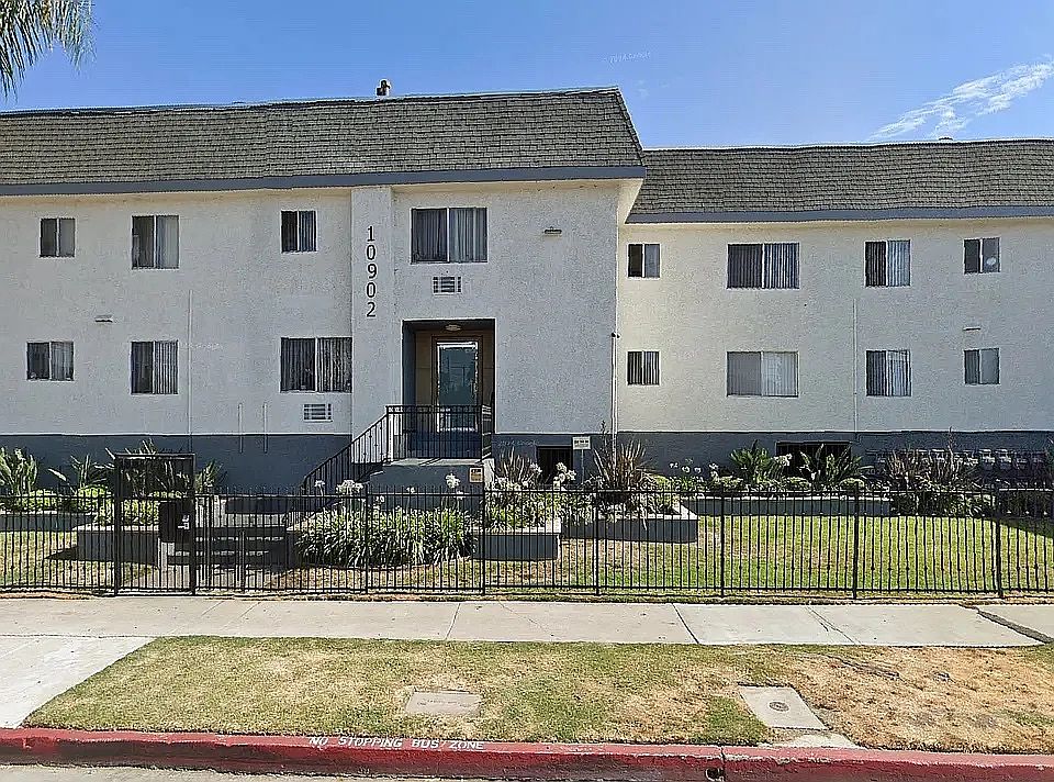 1st image of 10902 Victory Blvd #8