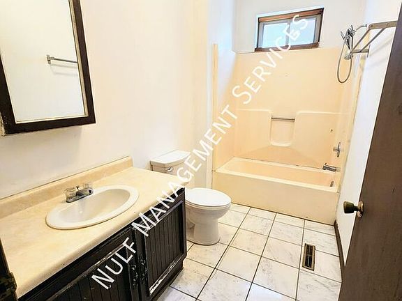 3rd image of 209 44th St APT 1