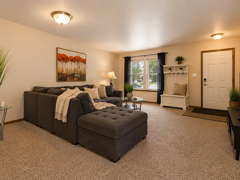 3093 Huntington Dr — Photo 8