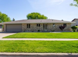 2068 Rosemont St, Dubuque, IA 52002