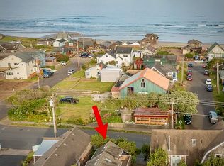 222 NW Coast St #B, Newport, OR 97365