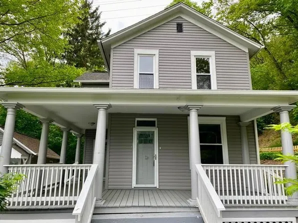 1318 Darlington Rd, Wampum, PA 16157