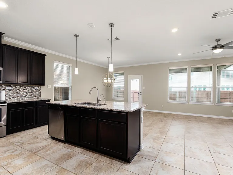2073 Oxbow Cir — Photo 9