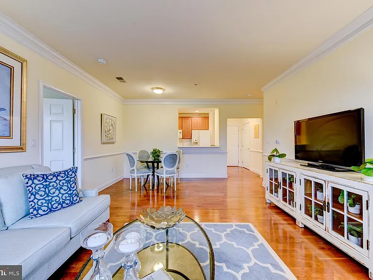 100 Middlesex Blvd #211 — Photo 11