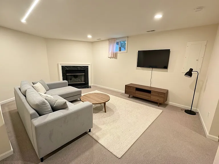 10508 Smithy Ct — Photo 9