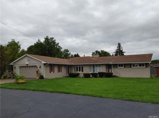 1671 Jane Dr, Niagara Falls, NY 14304