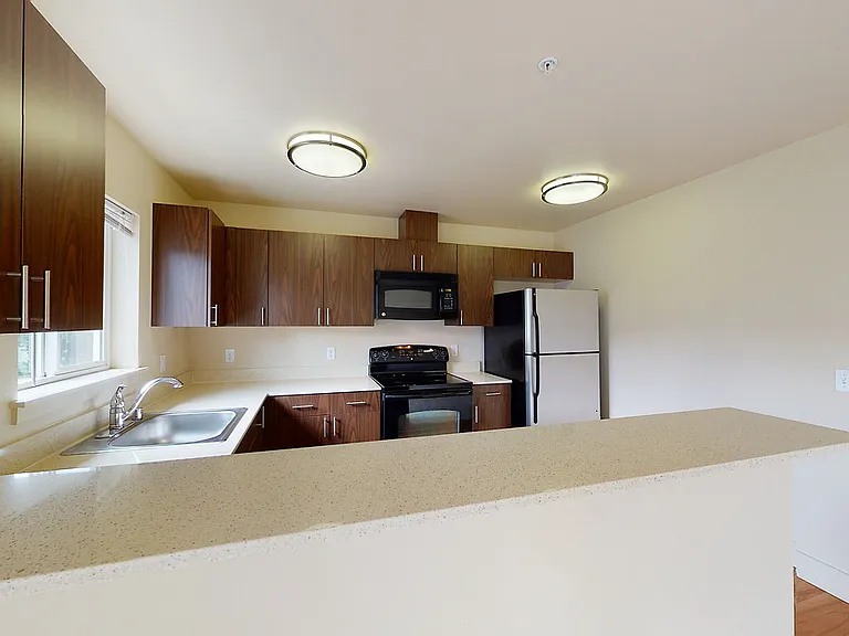 Woodland Commons — Photo 10