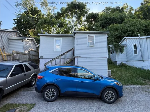 4 Brawley Rd, Charleston, WV 25314