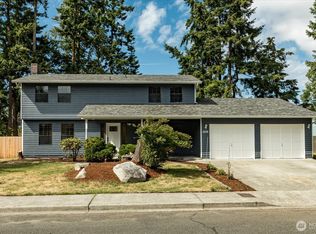 1076 NW Kitsap Ter, Oak Harbor, WA