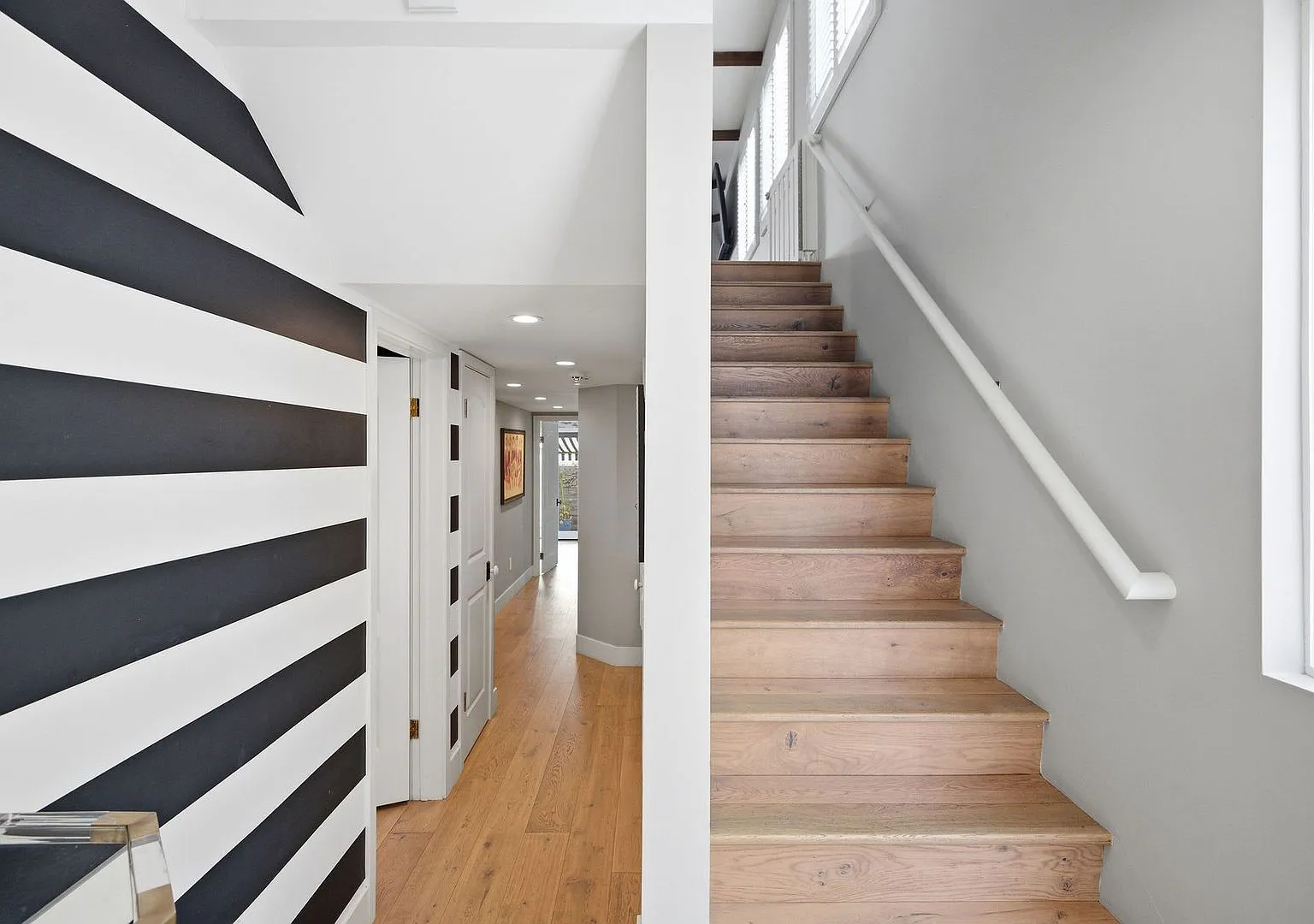 4 Bed 2 Bath, Hermosa Beach - Home For Lease — Photo 2