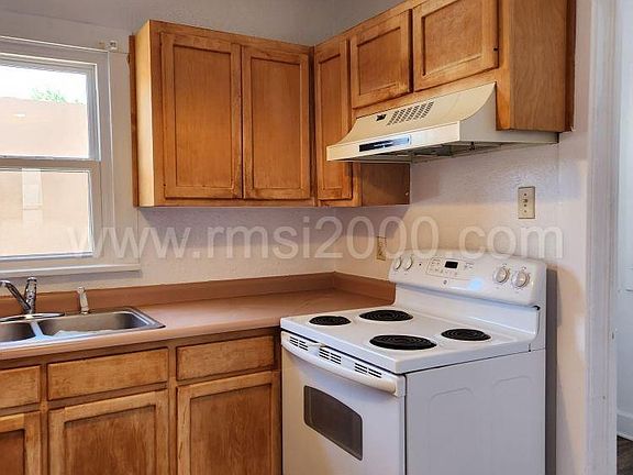 5th image of 215 Girard Blvd SE