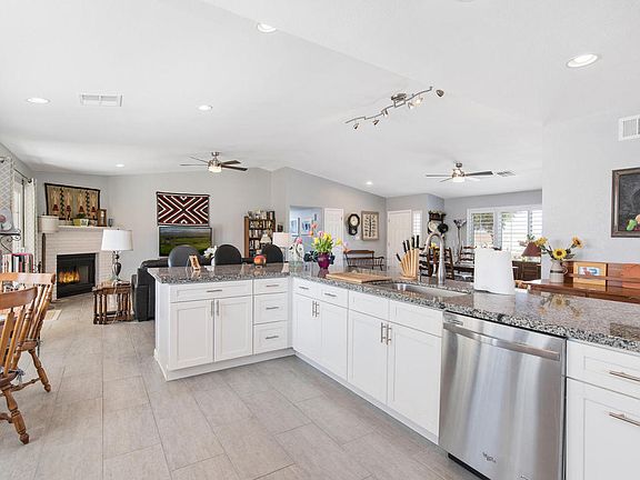 4th image of 13810 N Fountain Hills Blvd
