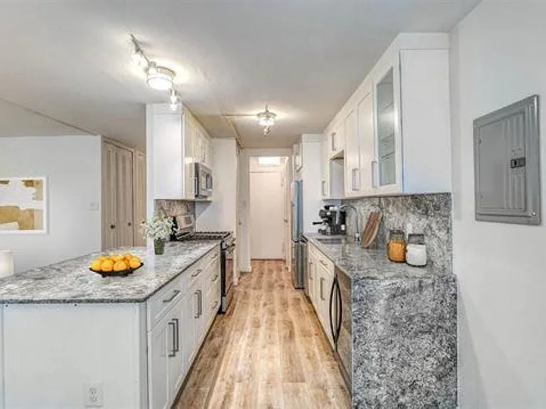 101 S Plaza Pl #1412 — Photo 5