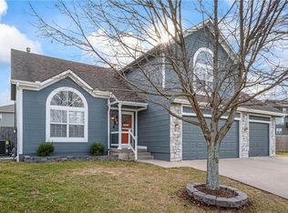 709 Madison Creek Ct, Raymore, MO 64083