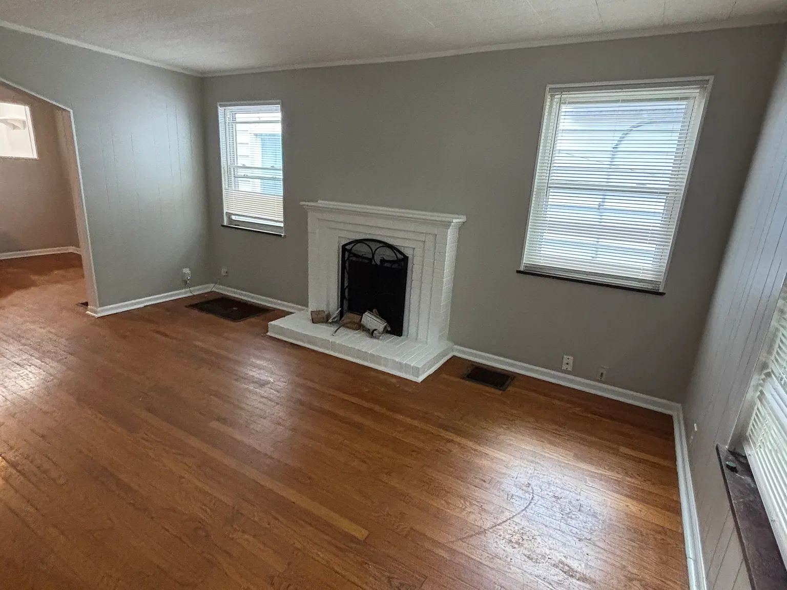 2500 Canterbury Ave — Photo 2