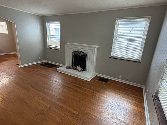 2nd image of 2500 Canterbury Ave