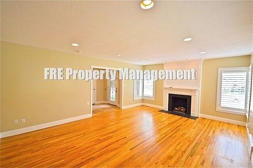 3rd image of 2242 Wilmington Cir