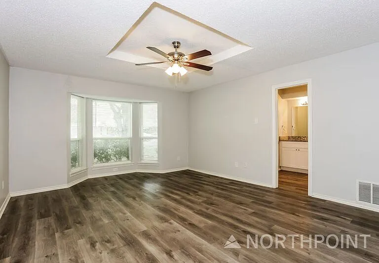 422 Ash Ln — Photo 7