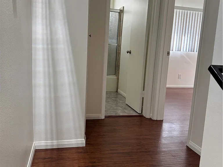 1164 Irving Ave #A — Photo 13