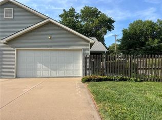 2735 Maurice Dr, Saint Joseph, MO 64503