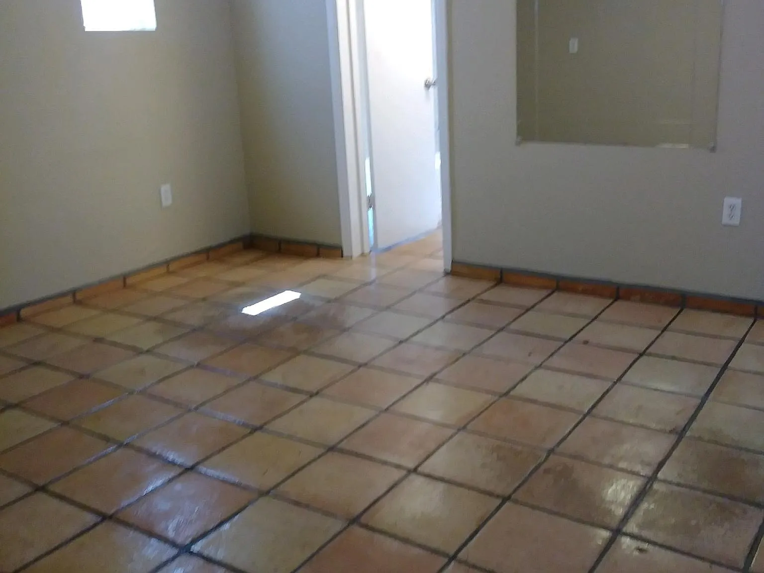 2312 Hollywood Ave NW — Photo 3