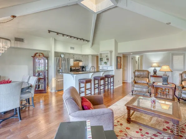 1406 Broken Hills #22, Horseshoe Bay, TX 78657
