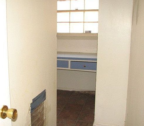 3rd image of 280 Oldcastle Ln