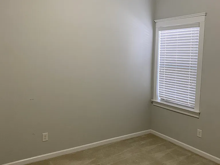 4221 Courtly Ln — Photo 26