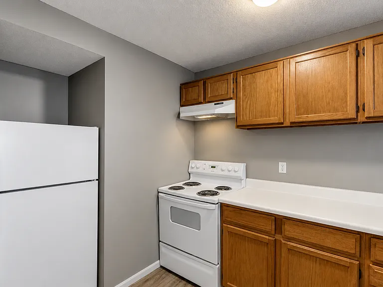 Roanoke Court Apartments — Photo 8