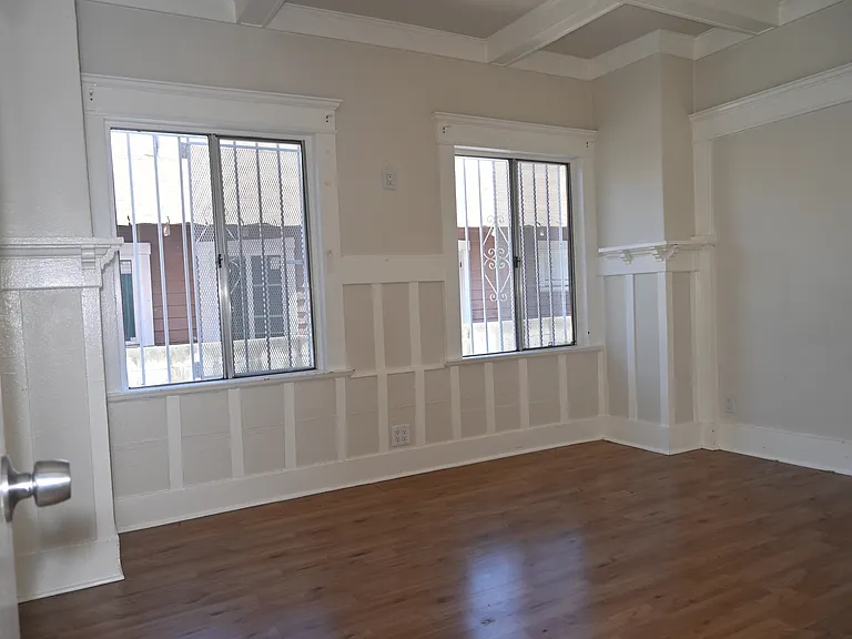 603 W 43rd Pl — Photo 14
