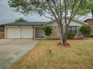 5904 Stardust Dr S, Watauga, TX 76148