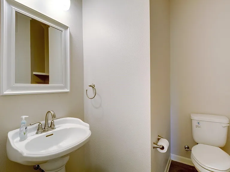 2330 Westforest Dr #B — Photo 19