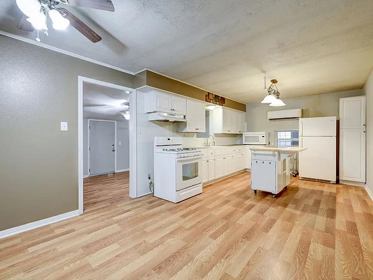 9193 Lucille Ln — Photo 11