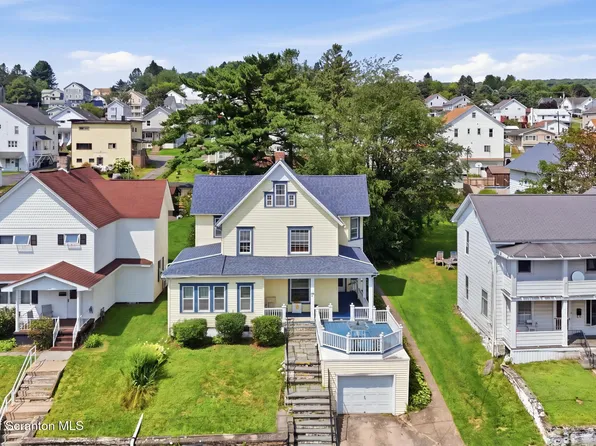 521 Delaware St, Forest City, PA 18421