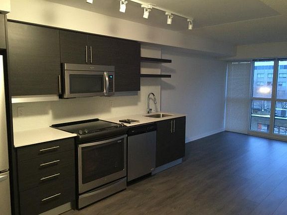 3rd image of 400 Adelaide St #1610